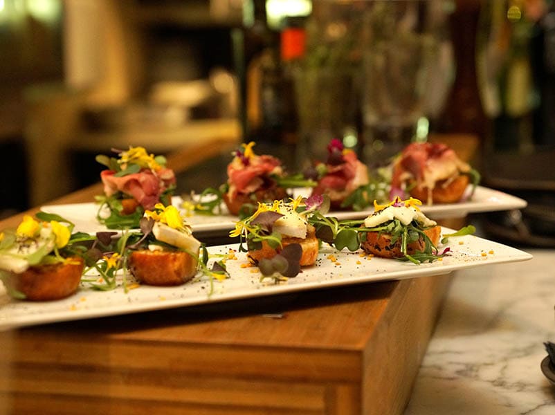 Taberna Le Bouchon, raíces y culturas en el Barrio Gótico de Barcelona